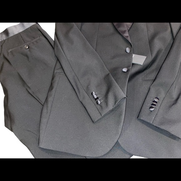 Giorgio Armani Tuxedo - Picture 11 of 11